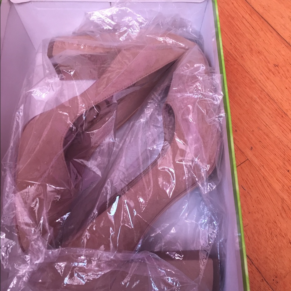 Beige Sam Edelman Pumps